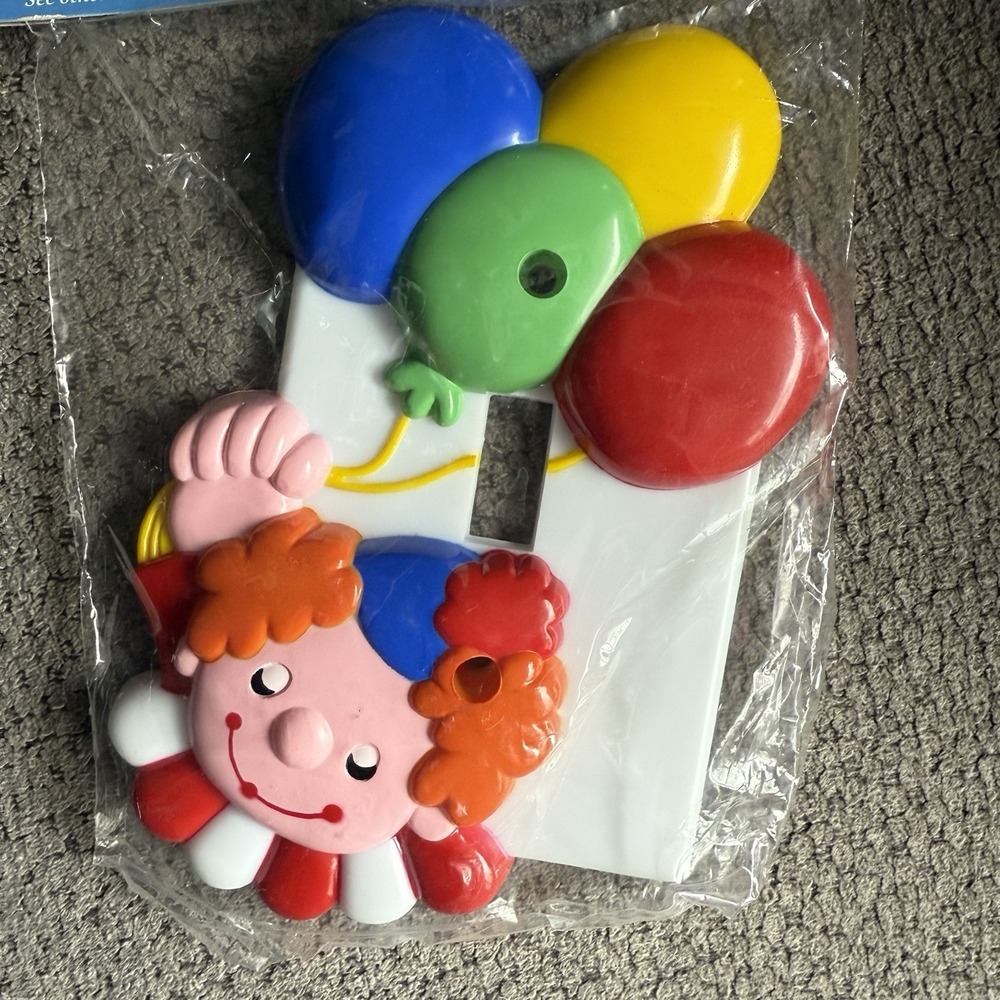 Vtg Happy Clown Balloons Nursery Switchplate Cover Gerber New NIP‎ 1991 Plastic - Picture 2 of 4